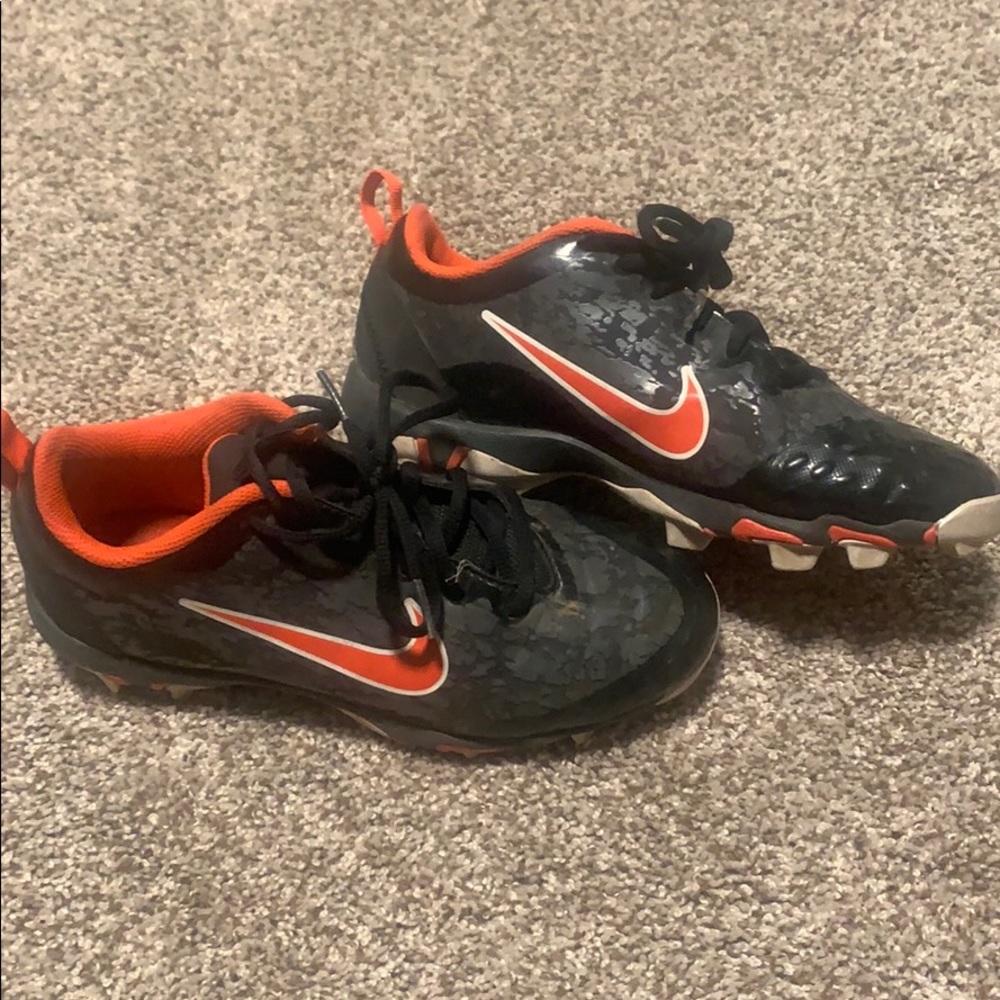 Girls cleats